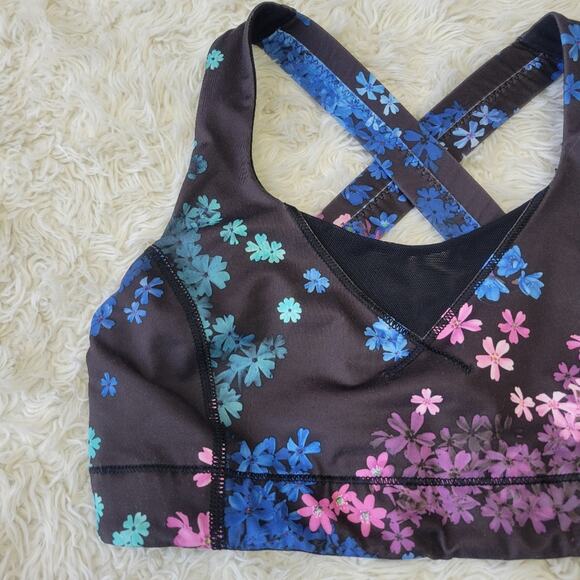 Lululemon In A Flash bra in Petal Pop Black Floral size 4 - Picture 4 of 7